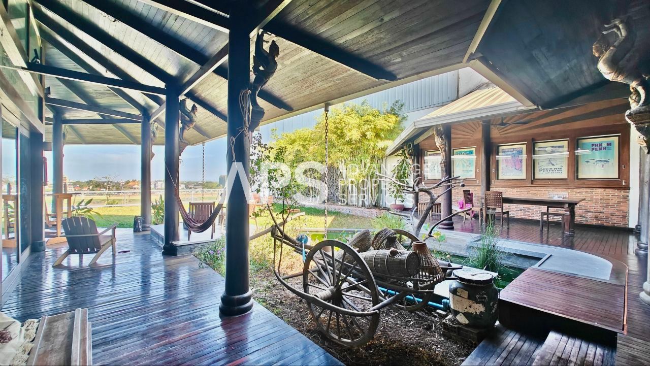 Penthouse 5 Bedroom Renovated Apartment For Rent | Riverside | Daun Penh | Phnom Penh