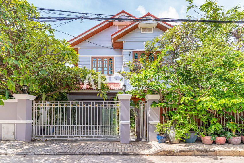 3 Bedroom Villa For Rent – Borey Chamkamorn | Tonle Bassac | Phnom Penh