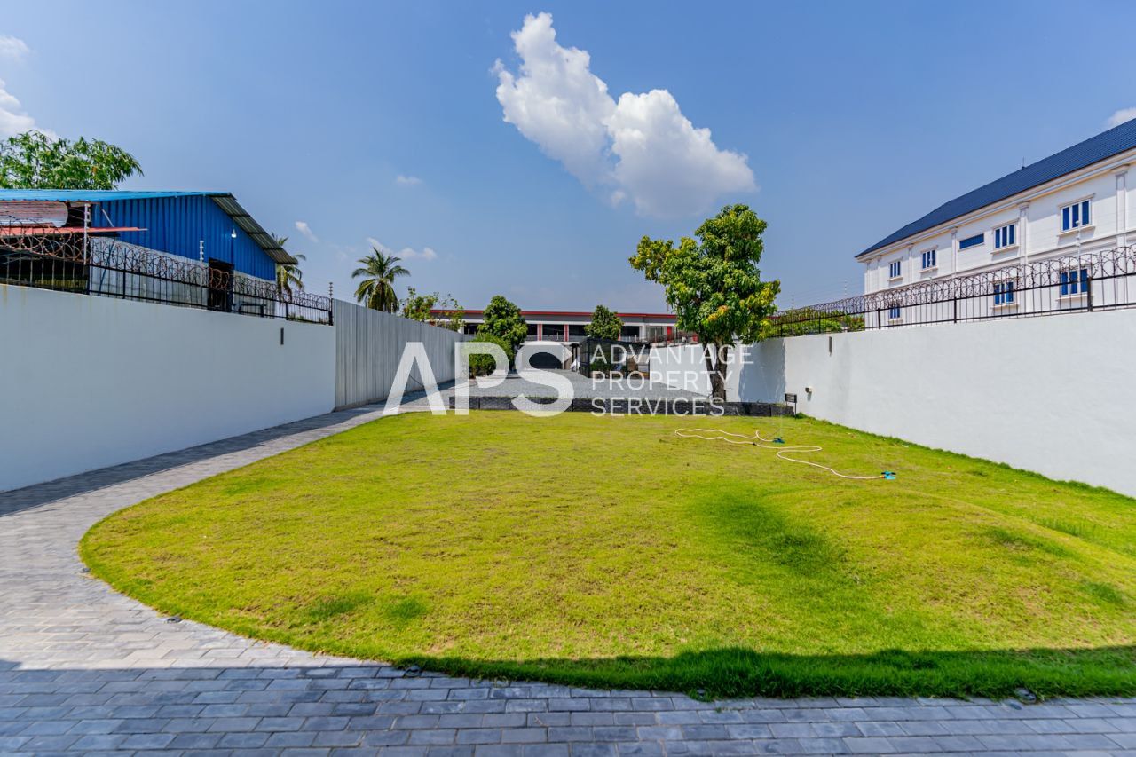2 Bedroom Villa With Big Land For Sale | Chhbar Ampov | Phnom Penh