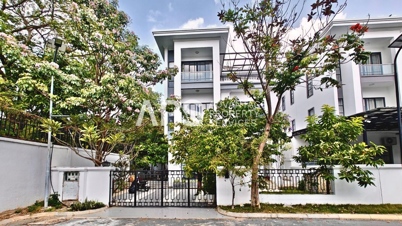 5 Bedroom Villa For Rent – Villa Town | Chak Angrae Leu | Phnom Penh