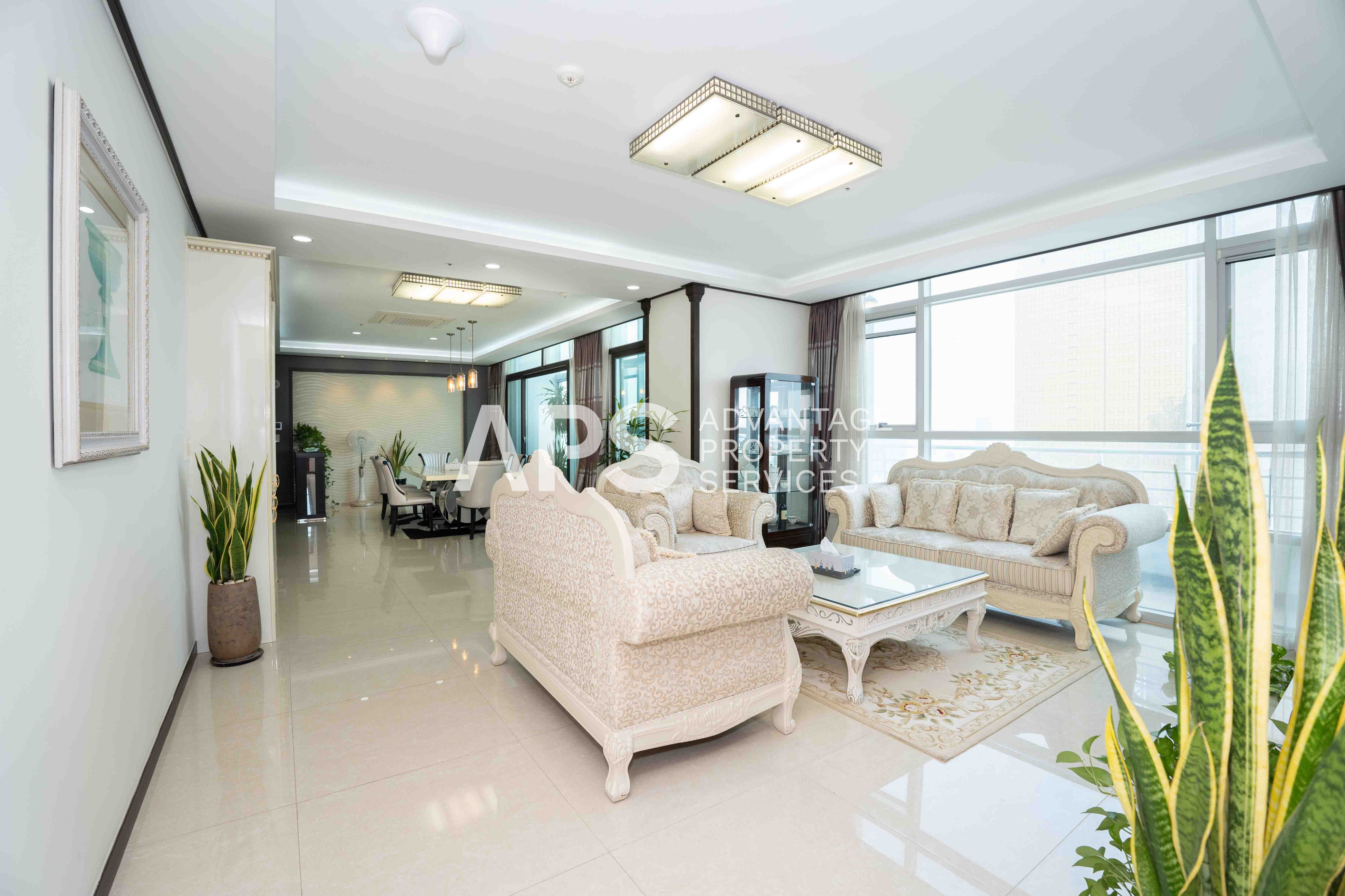 Penthouse 4 Bedroom Condo For Sale – De Castle Royal | BKK1 | Phnom Penh