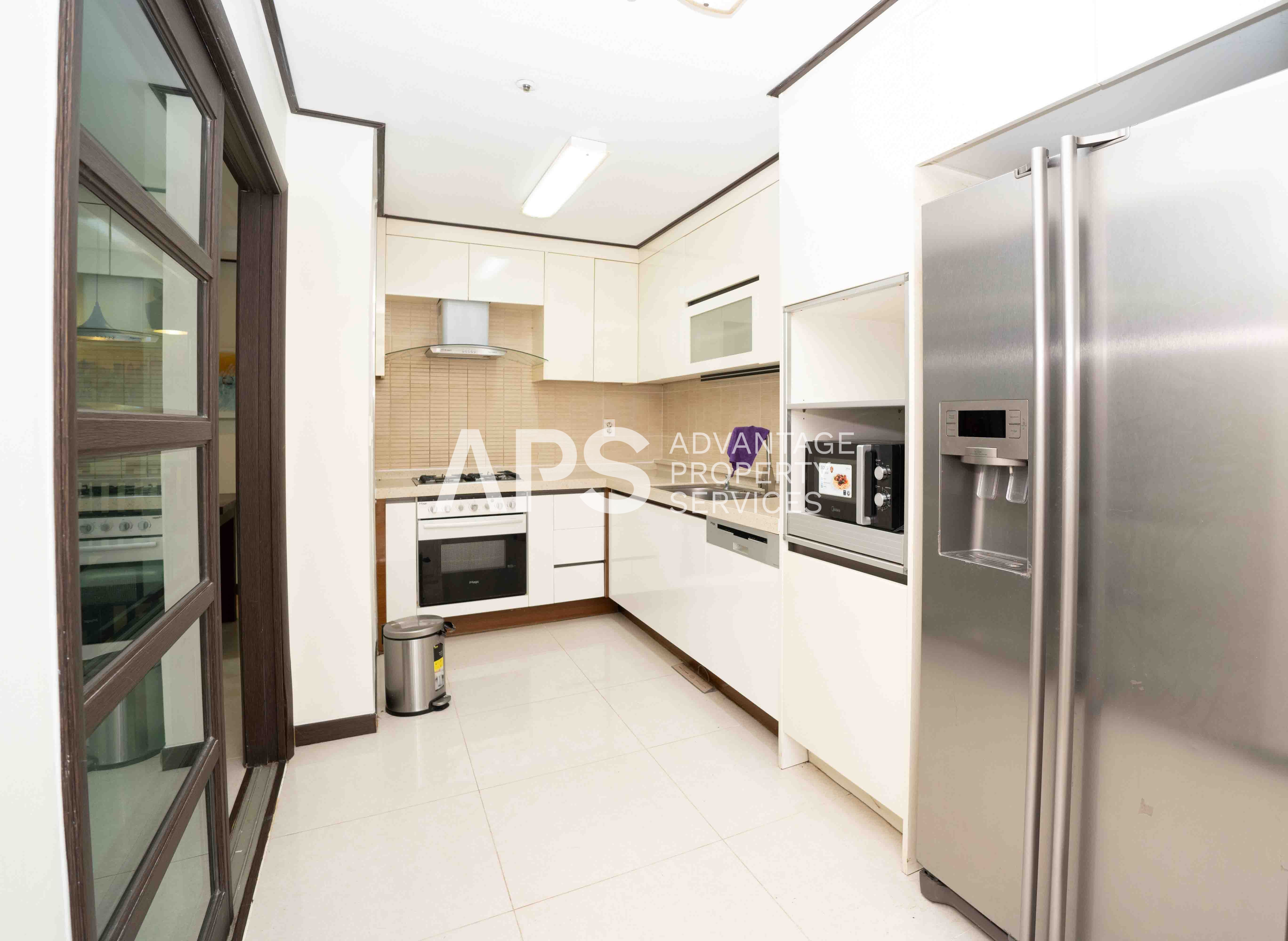 3 Bedroom Condo For Rent – DeCastle Royal | BKK1 | Phnom Penh